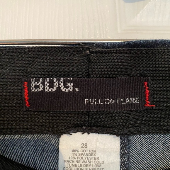 BDG Pull On Flare jeans. Size 28. - Picture 3 of 4